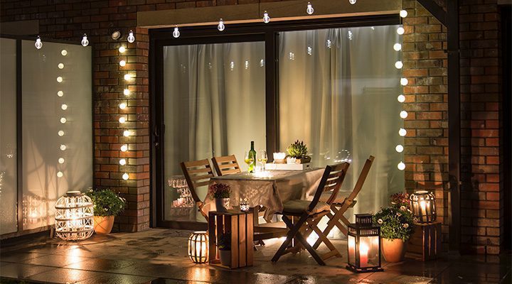 How to Light Up Backyard Without Electricity